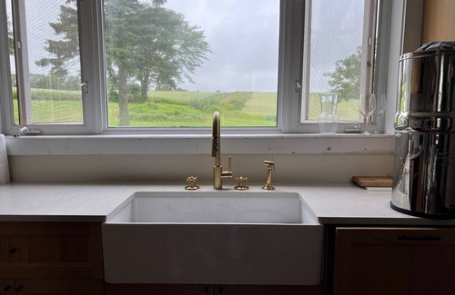 Clyde River House | Historic 4-bedroom farm and vineyard on 100 acres with waterfront