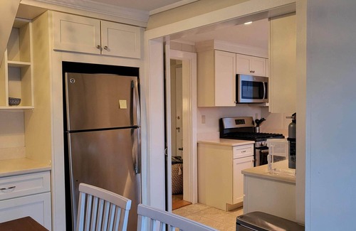 Historic Hill House | Historic 4-Bedroom Home in the Heart of Newport