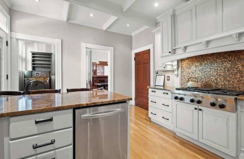 Corryville House | Historic 4BR Gem | Walk to UC | Free Parking