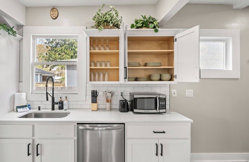 Riverside House | Historic 4BR Home centrally located in Riverside