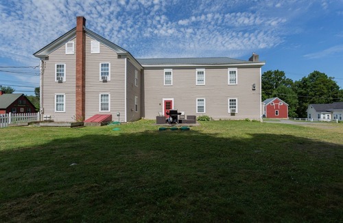 Fly Creek House | Historic 5BD 3BA House 10 Mins to Dreams Park
