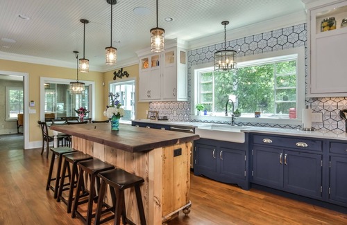 Eagle River House | Historic 9 bedroom estate on world's largest chain of lakes