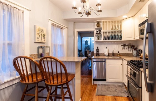 Historic District House | Historic Annapolis Retreat – Steps from the Statehouse & City Dock with Parking and Private Patio