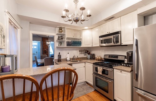 Historic District House | Historic Annapolis Retreat – Steps from the Statehouse & City Dock with Parking and Private Patio