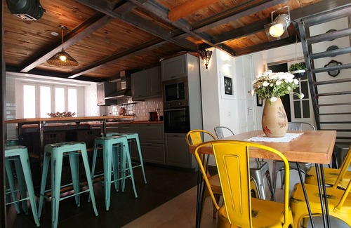 Old Town Apartment | Historic apartment with wide exposure of paintings 5 minutes from the city center
