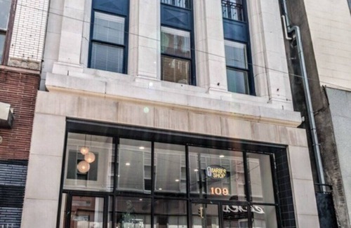Downtown Memphis House | Historic Bank on Madison | Luxury Space & Game Room Downtown