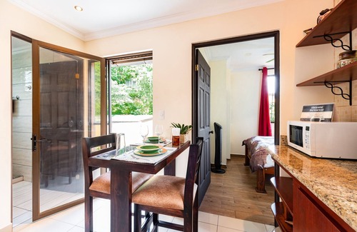 Amon Apartment | Historic Barrio Amon at Downtown San Jose bright apartment with private balcony