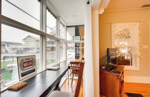 Bemus Point Apartment | Historic Bemus Point Studio w/Porch: Walk to Lake