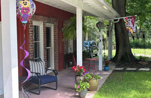 Stateburg Cottage | Historic Brookland Plantation Guest House - The Magnolia Cottage
