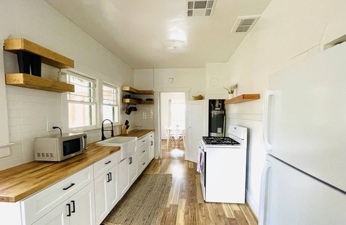 Coronado House | Historic Bungalow! Downtown Phoenix!