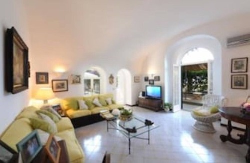 Tiberio Villa | Historic Capri villa with large garden with breathtaking, unforgettable views