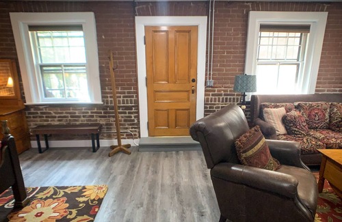 City Park West Apartment | Historic Carriage House Guest Suite WalkScore 91