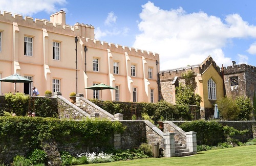 Saltash Cottage | Historic Castle on River Tamar