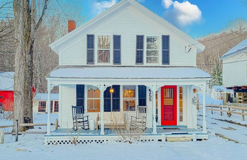 East Dorset House | Historic charmer with a private hot tub, firepit, washer/dryer - dog friendly
