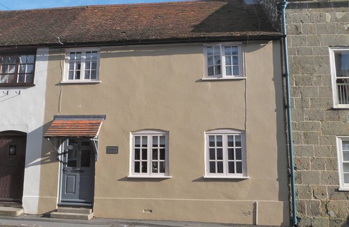 Shaftesbury Cottage | Historic cottage in the heart of Shaftesbury's Saxon area - town and country.