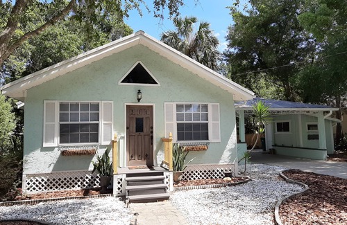 Mount Dora House | Historic "Cozy Bungalow" in the heart of Mt. Dora! Pet Friendly.