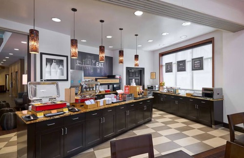 Mount Vernon Triangle Hotel | Historic D.C. Within Reach: Stay by Museums, Free Breakfast, Pet-Friendly