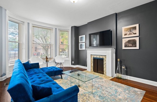 Sheffield and DePaul Condo | Historic Designer Lincoln Park Retreat Sleeps 14 by AllSet Turnover