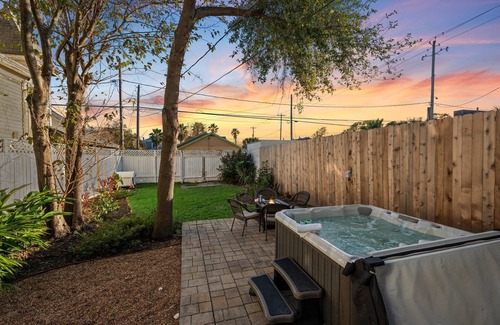 Galveston House | *Historic District* Hot Tub | Fire Pit