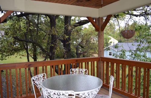 Cleveland House | Historic District Lofty Bungalow