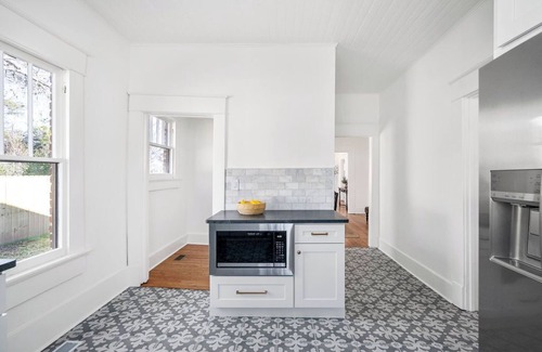 Aiken House | Historic Downtown - 5 Bedrooms, 7 Beds, Sleeps 10!