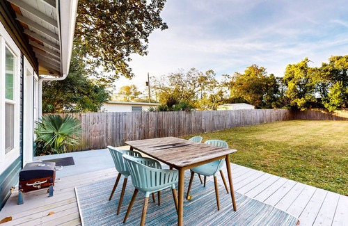 South Pensacola Cottage | Historic downtown cottage with high-speed WiFi and central AC - dogs okay