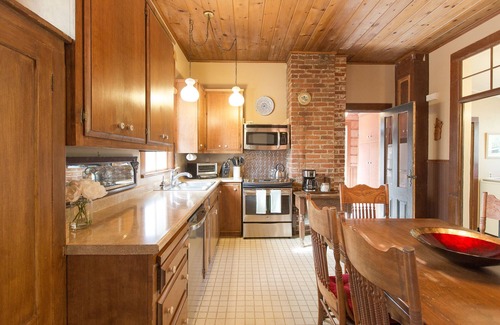 Paso Robles House | Historic Downtown House and Pool in Paso Robles Wine Country