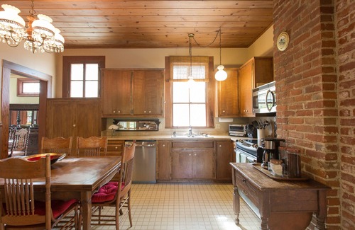 Paso Robles House | Historic Downtown House and Pool in Paso Robles Wine Country