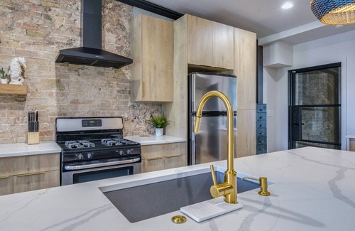 Hutto House | Historic Downtown Hutto Townhome - Modern Comfort Meets Small-Town Charm