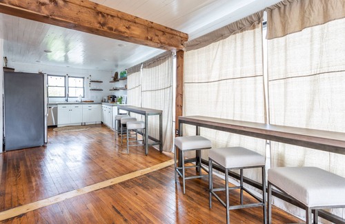 Sevierville House | HISTORIC DOWNTOWN LOFT
