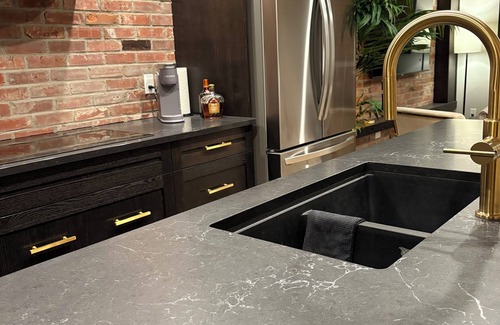 Lacombe Apartment | Historic Downtown Luxury Suite