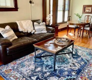 Astoria Apartment | Historic Downtown Riverview Flat, No. 2