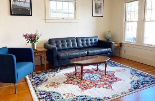 Astoria Apartment | Historic Downtown Riverview Flat, No 3