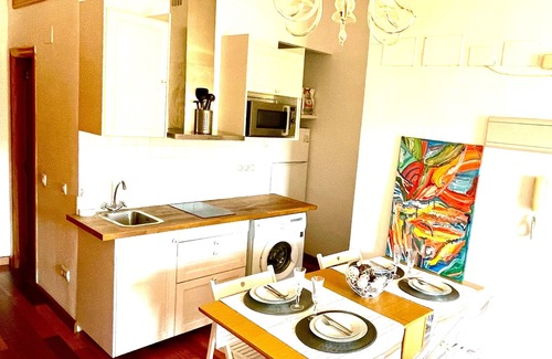 Barrio del Carmen Apartment | HISTORIC DOWNTOWN VALENCIA's Lovely Apartment for 4 Guests.