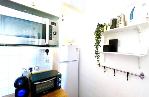 Barrio del Carmen Apartment | HISTORIC DOWNTOWN VALENCIA's Lovely Apartment for 4 Guests.