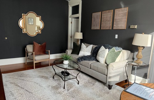 Old Southwest Condo | Historic Downtown Vibrant city 1-bedroom, 1-bath-D with Parking