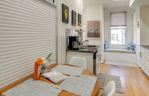 Old Town Alexandria Apartment | Historic Dtwn Alexandria Studio: Dogs Welcome!