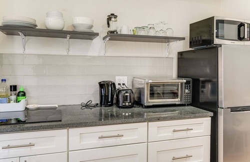 Old Town Alexandria Apartment | Historic Dtwn Alexandria Studio: Dogs Welcome!