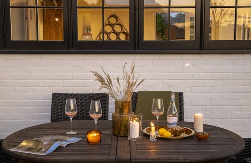 Plumpton Green Apartment | Historic Farmhouse Retreat |South Downs |Sleeps 8