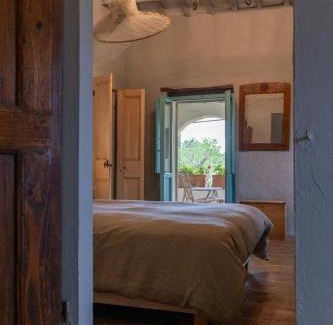 Ferretto House | Historic Farmhouse With Loggia In Cortona