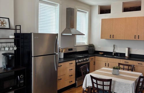 Brighton Park Apartment | Historic feel, Modern comfort Walk to parks and food in beautiful Chicago