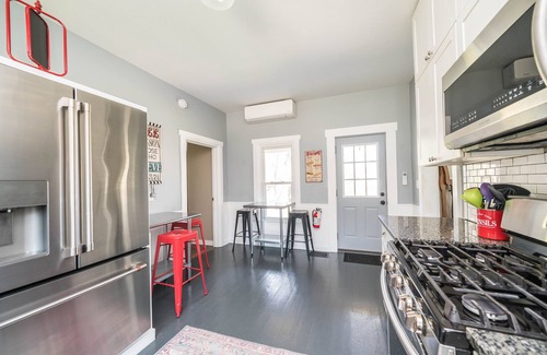 Fennville House | Historic Fenn Hill Estate w/Idyllic Vineyard Views - Arcade, Hot Tub, Fire Pit & Pool