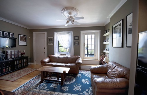Gold Coast Condo | Historic Gold Coast Condo - Half Block From Beach & Major Attractions