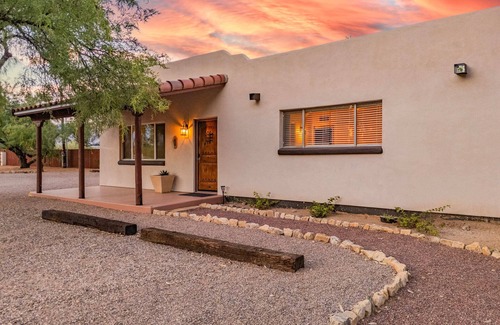 Tanque Verde House | Historic Guest Ranch, Pool, Pickleball Solana #1