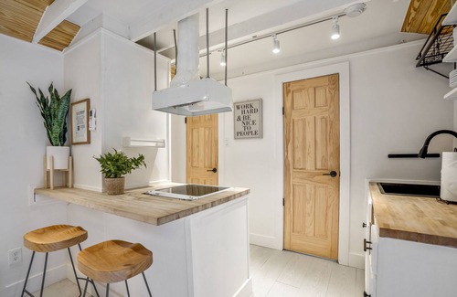 Greater Heights Apartment | Historic Heights Rustic Urban Tiny Cabin
