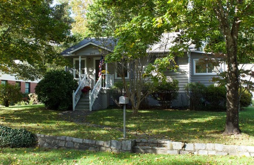 West Side Historic District Cottage | Historic Hendersonville NC - Walk to Town - Mountain Get Away