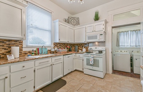 Galveston House | Historic home close to Beach and Downtown