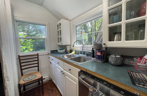 Milton House | Historic home, great yard & Walk to Dogfish Head Brewery!