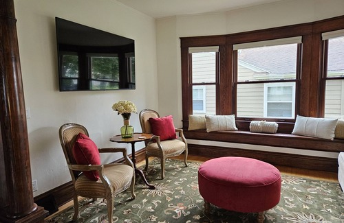 De Pere House | Historic home in downtown De Pere, sleeps 10
