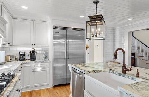 Emerald Isle House | Historic home in seaside village of Swansboro w/private beach parking